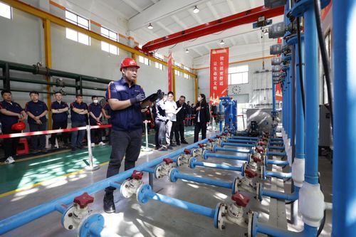 致敬勞動者，技能練兵迎五一——新興能源技術研發(fā)領域的巧匠大比武